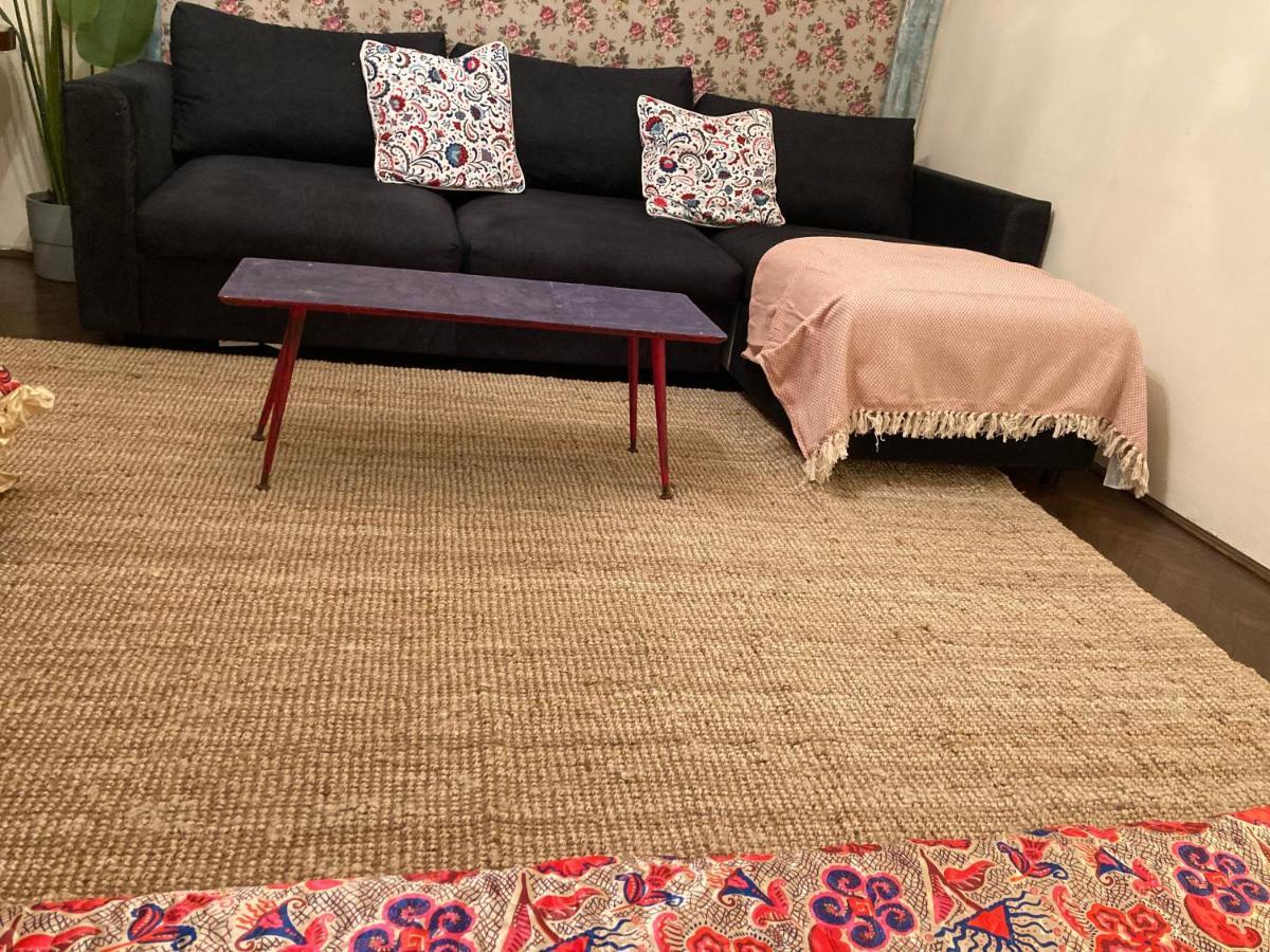 Apartment Lovely Cosy Art Flat At Center